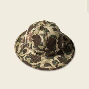 Bucket hat in frog skin camo